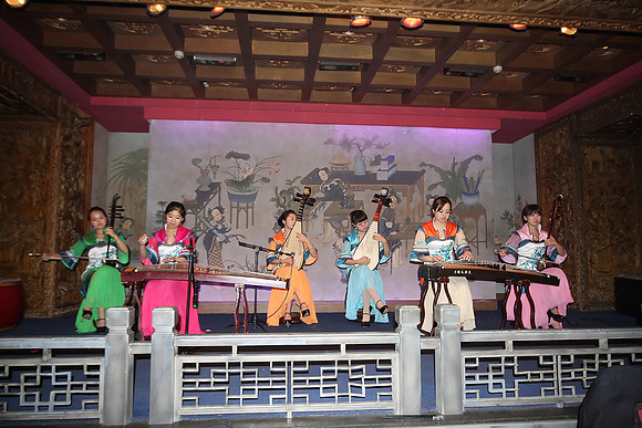 Traditional Chinese Entertainers Beijing 2010